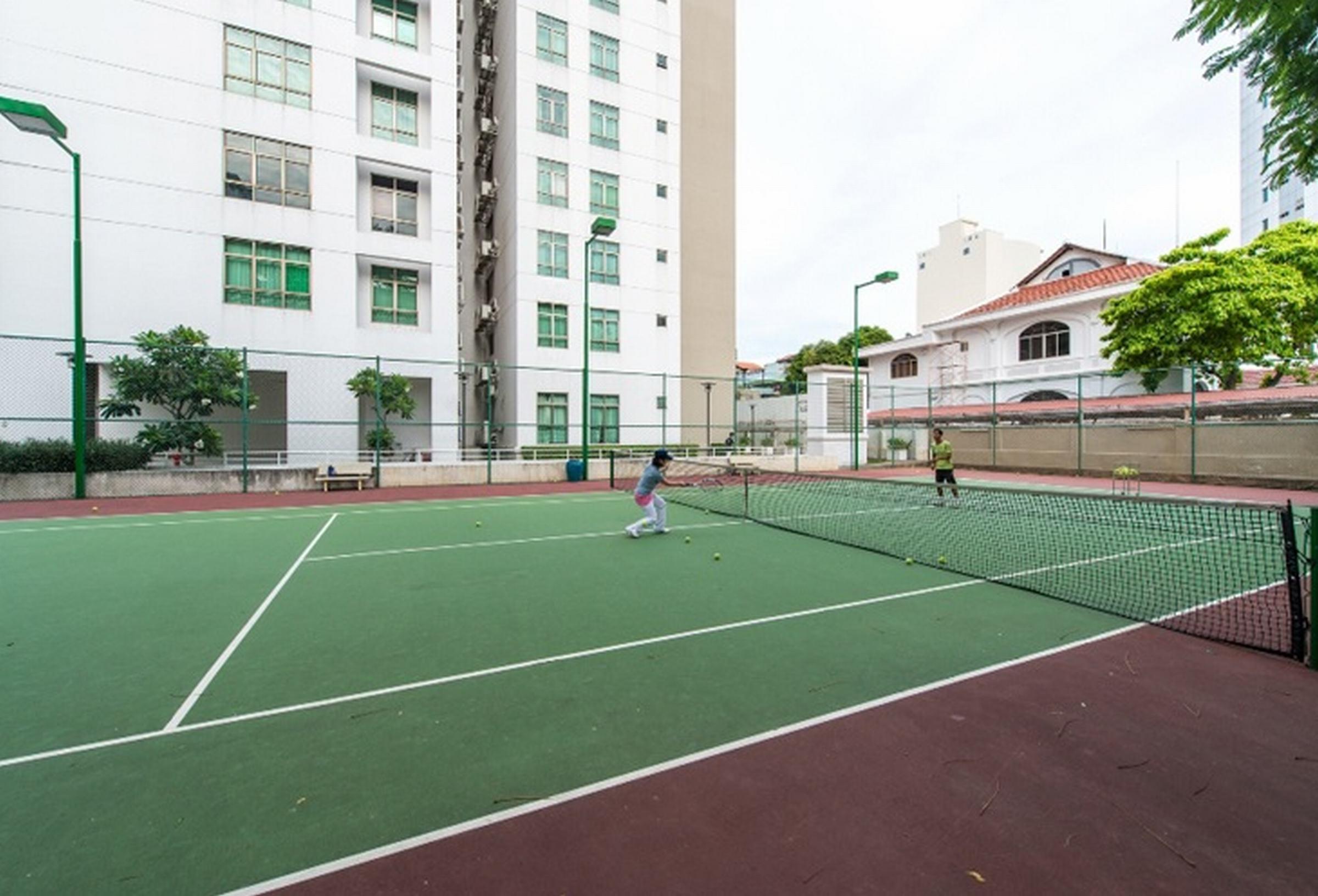 Somerset Ho Si Minh-város Kültér fotó Tennis court